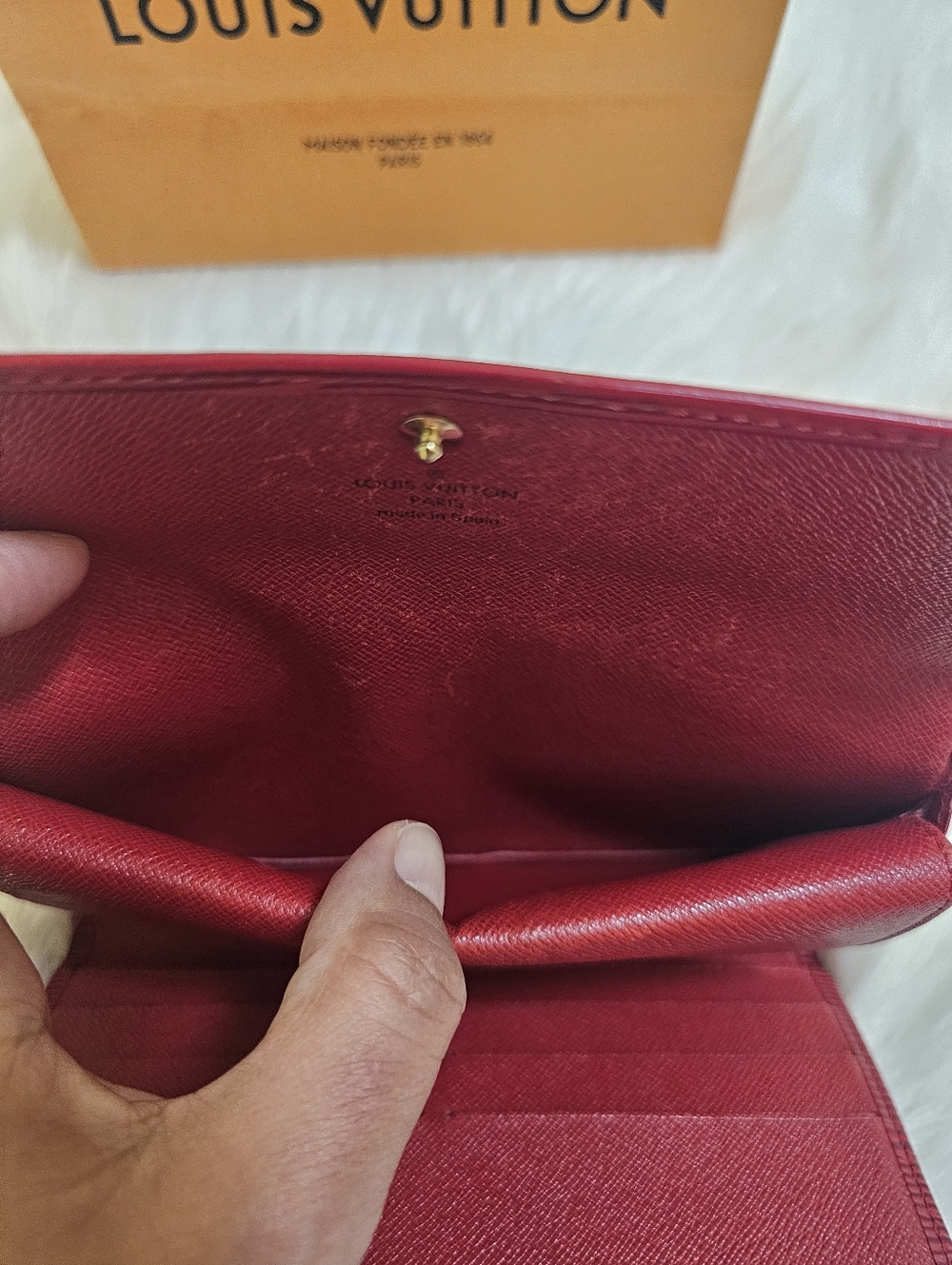 ❤️🎉HOST PICK🎉❤️Louis Vuitton Epi Porte- Tresor International Wallet - Picture 15 of 15